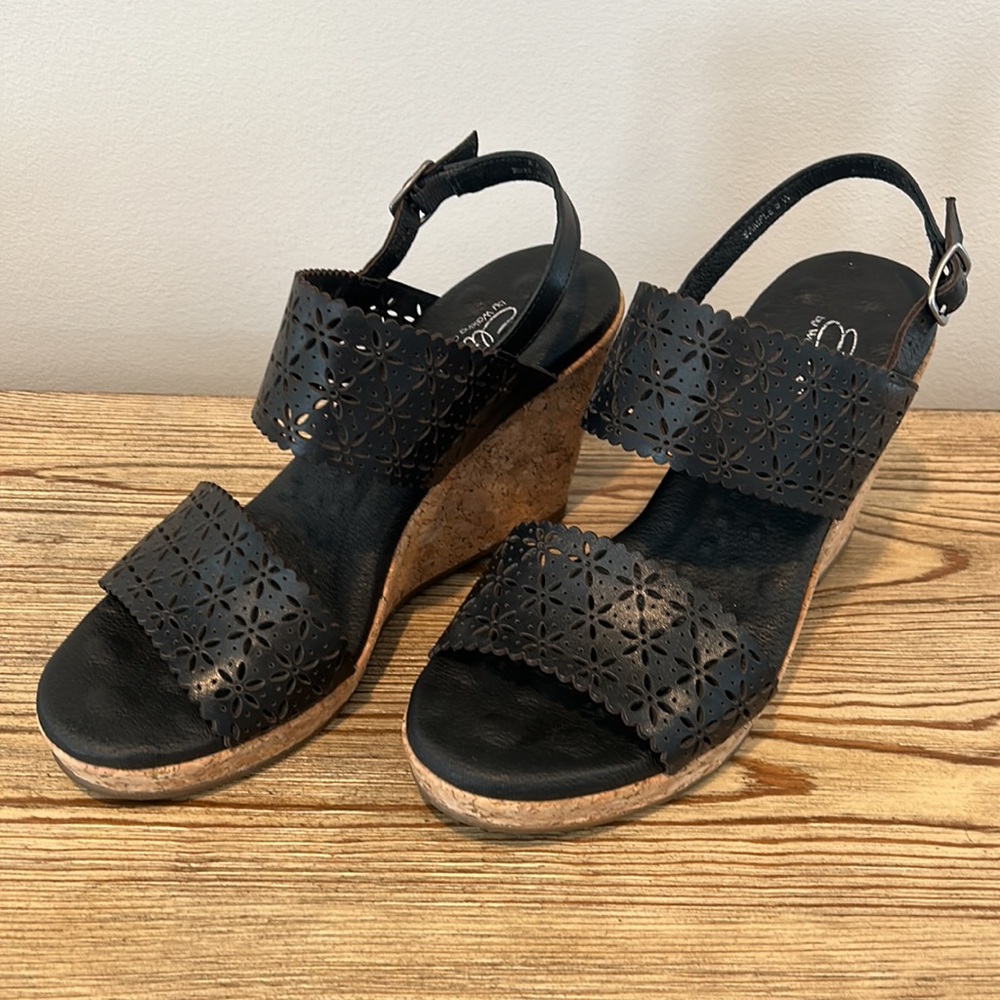 Women’s Black Wedge Sandal Leather Cork 8 wide